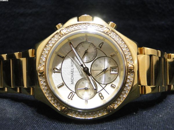 MICHAEL KORS OURO AMARELO STRASS BEZEL